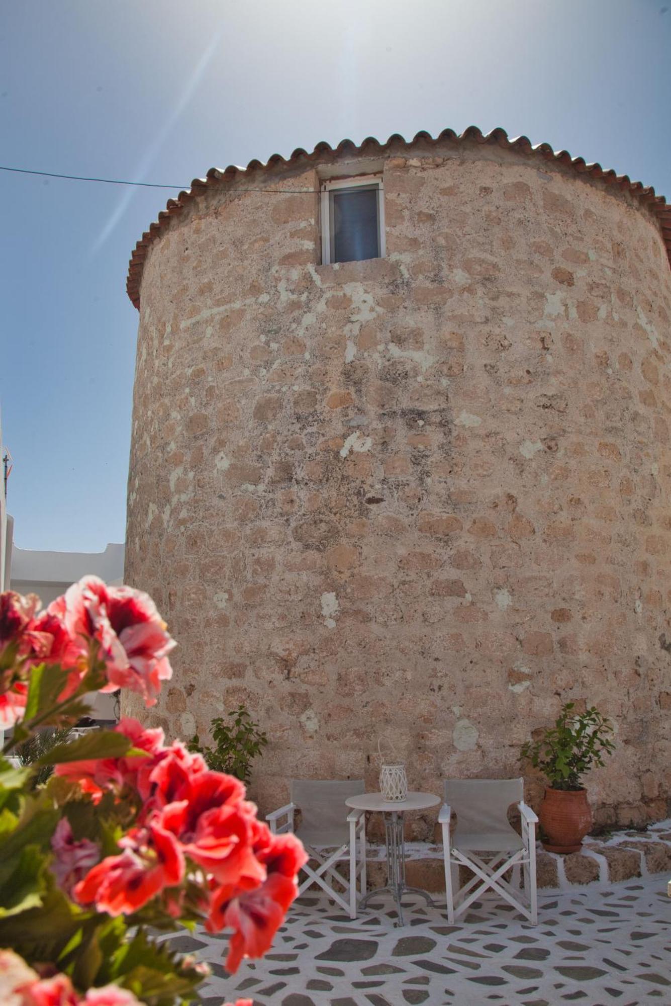 Megalochori  The Milos المظهر الخارجي الصورة